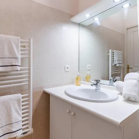 Διαμέρισμα Modern One Bedroom With Terrace And Parking Included *