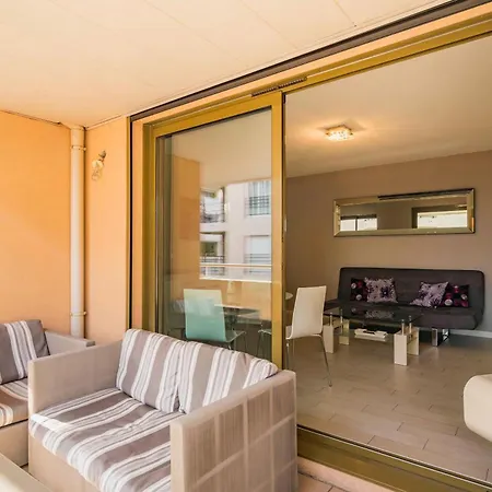 Modern One Bedroom With Terrace And Parking Included Αντίμπ